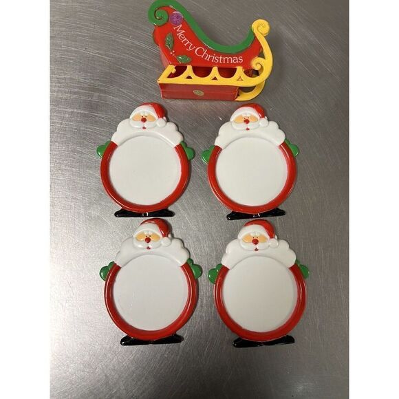 Vintage  Plastic Jolly Santa 5 Piece Coaster Set For Christmas / Holidays - Picture 4 of 4